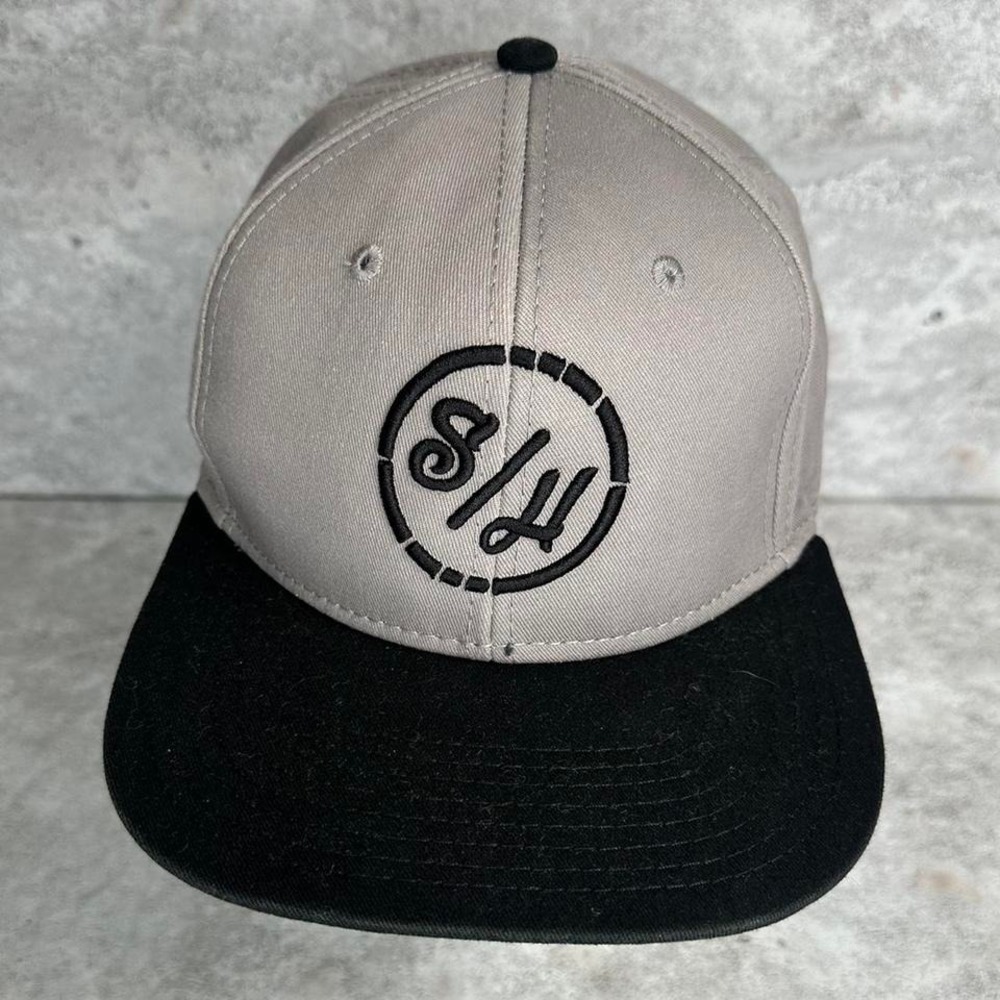 Black and grey‎ embroidered logo snapback hat Otto  #streetwear #skater